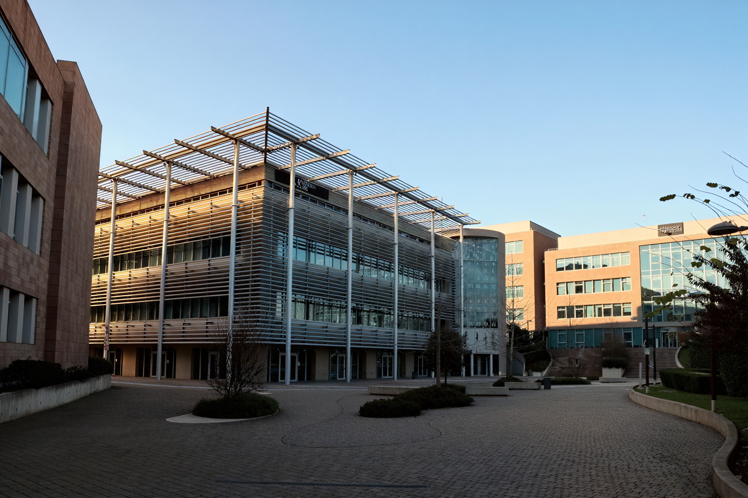 Metro Complex Offices